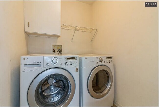 Building Photo - 4924 Montauk Dr