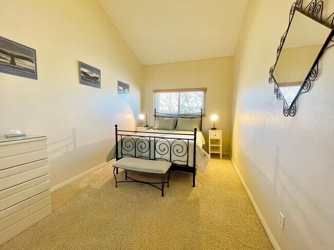 Building Photo - 741 Reef- MFR
