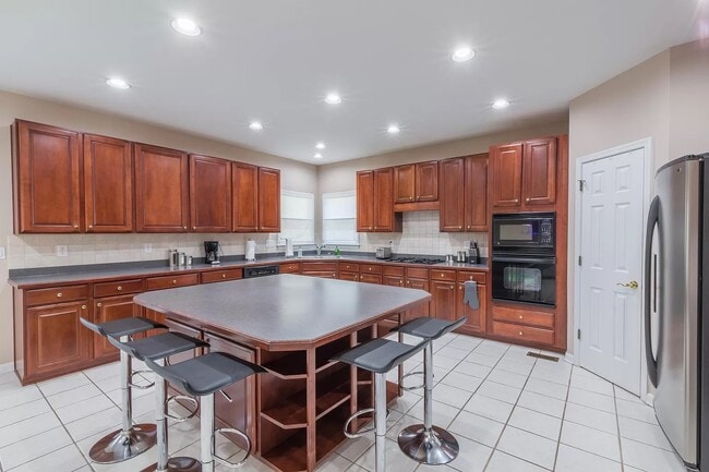 Building Photo - 1702 Clay Brooke Ct SE