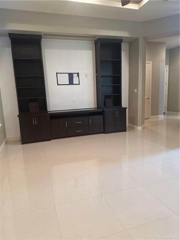 Building Photo - 25 Grand Canal Dr