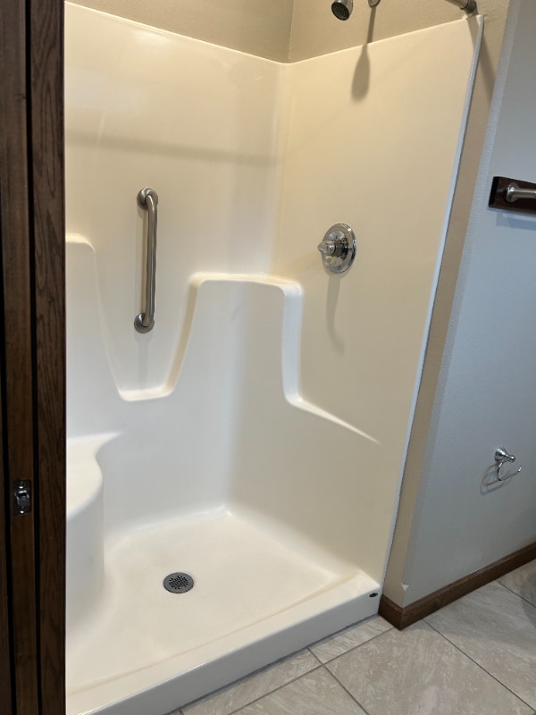 Building Photo - 3710 Doolittle Dr