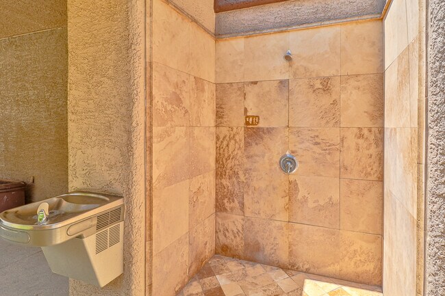 Building Photo - 5250 S Rainbow Blvd