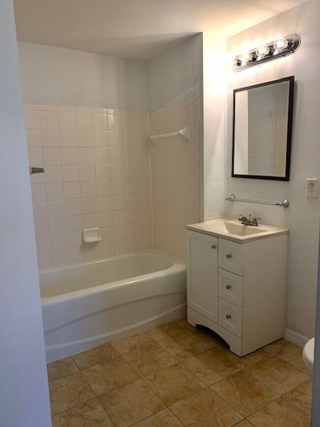 Building Photo - MOVE IN BY 9/15 AND GET $500 OFF YOUR FIRS...