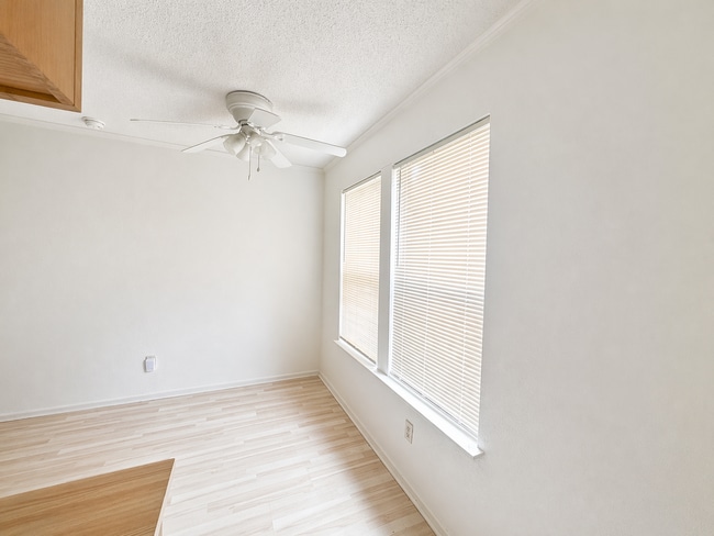 Building Photo - AVAILABLE NOW; APPLY ON OUR WEBSITE TODAY!!! - 2 WEEKS FREE!!