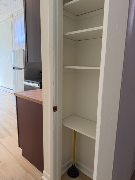 Building Photo - 329 Taylor Ave