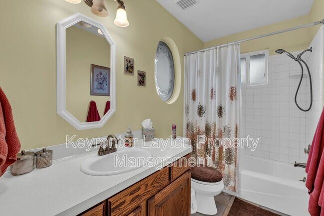 Building Photo - 2335 Summerwood Dr
