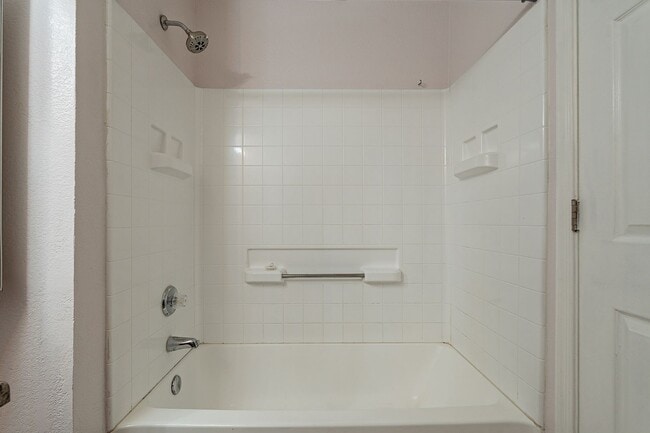Building Photo - Ready to Move In - Two Bedrooms!