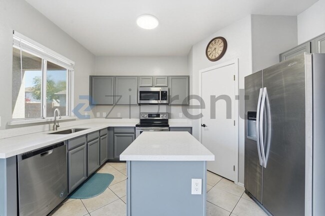 Building Photo - 3852 E Fruitvale Ave