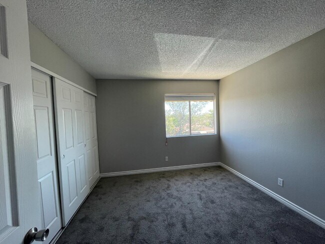 Building Photo - 1303 Darlene Way