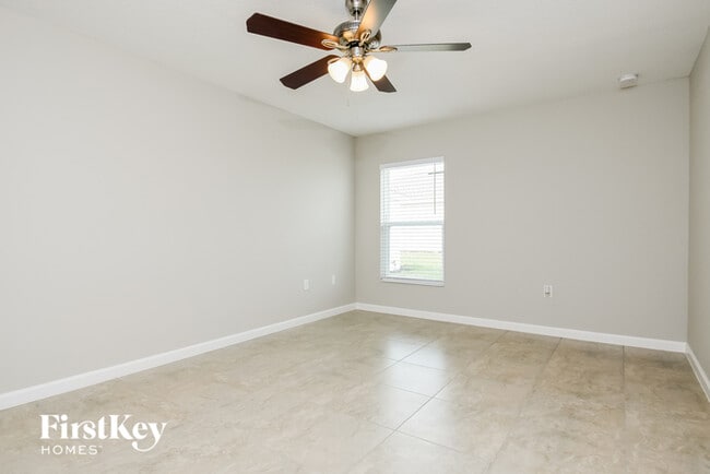 Building Photo - 458 Earhart Dr