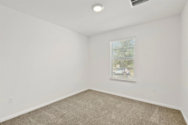 Building Photo - 2816 Owl Head Dr