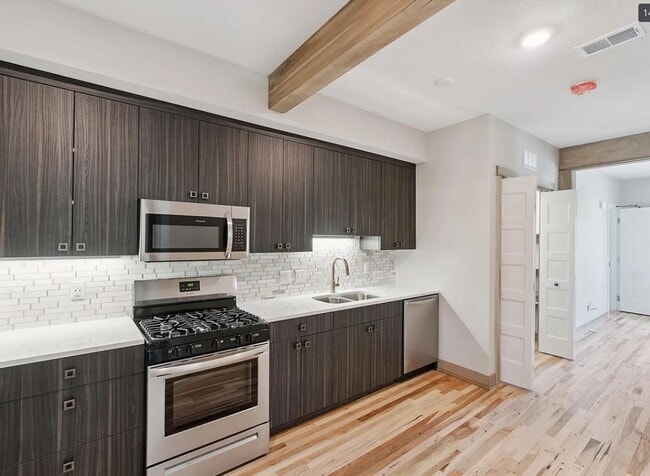 Building Photo - 800 Douglas St NW