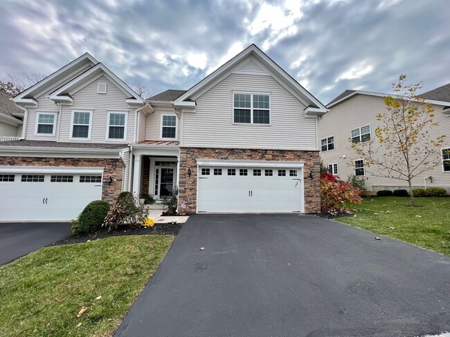 Building Photo - Luxurious 4-Bedroom Corner Townhome in Newtown Square! Available mid-April!