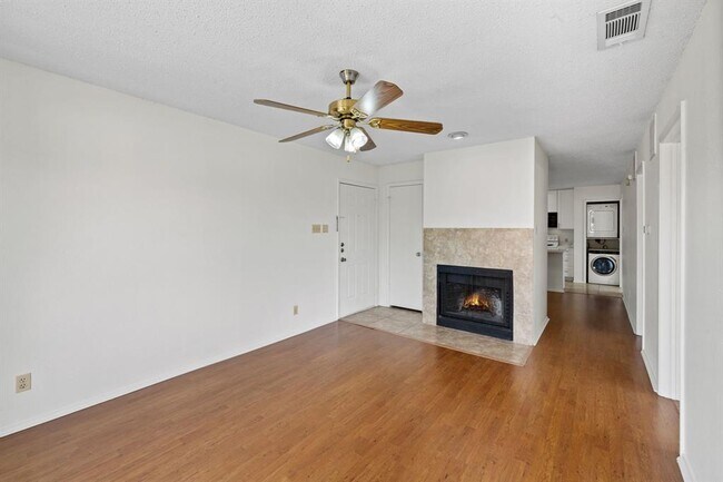 Building Photo - 3115 Helms St