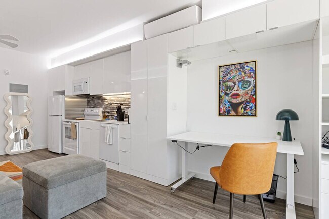 Building Photo - 12607 Larchmere Blvd