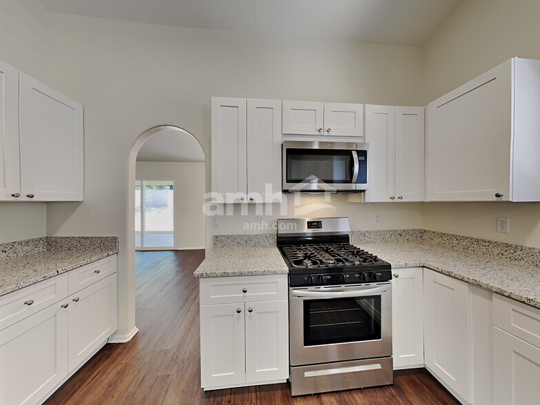 Building Photo - 7975 S New Abbey Dr