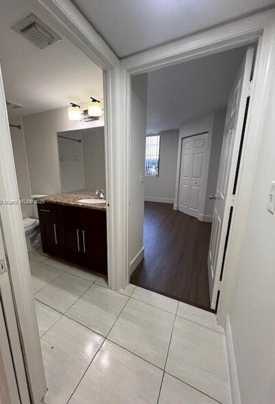 Building Photo - 577 SW 111th Ln