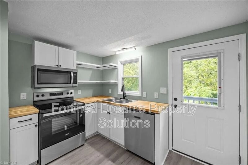 Building Photo - 608 Montgomery St