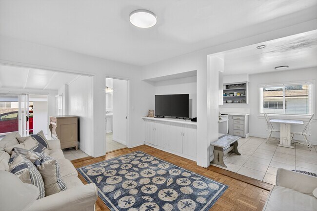 Building Photo - 237 Avenida Montalvo