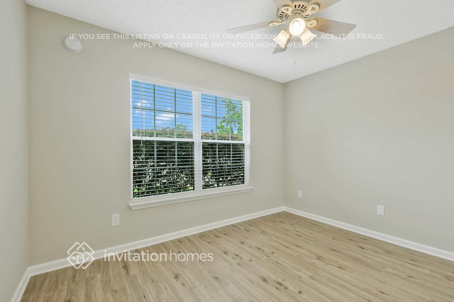 Building Photo - 1800 Northglen Cir