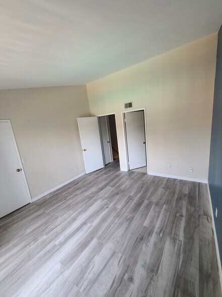 Master bedroom - 3954 60th St