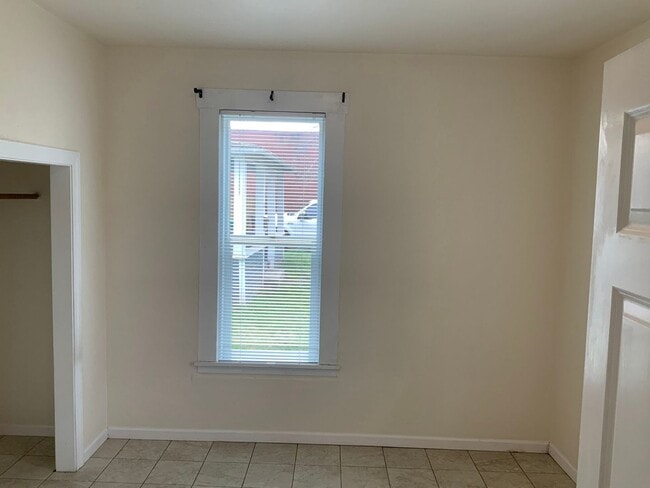 Building Photo - 2 Bedroom House in Whiteaker