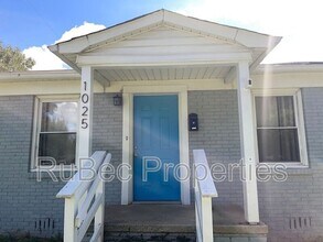 Building Photo - 1025 Holland Ave