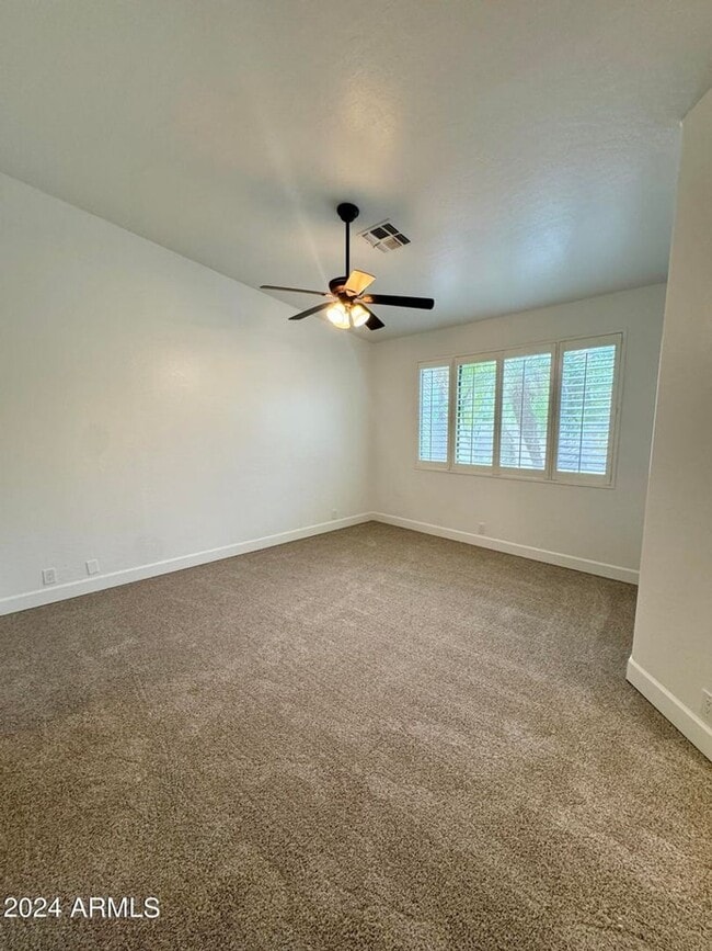 Building Photo - 1649 E Tradewind Ct
