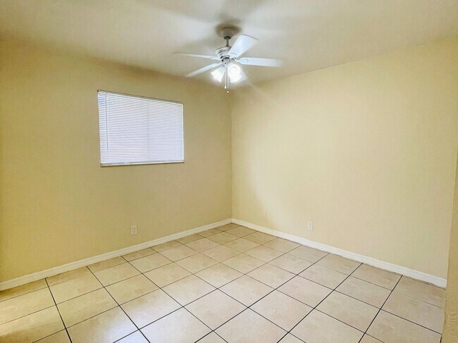 Bedroom - 2710 Fern Palm Dr