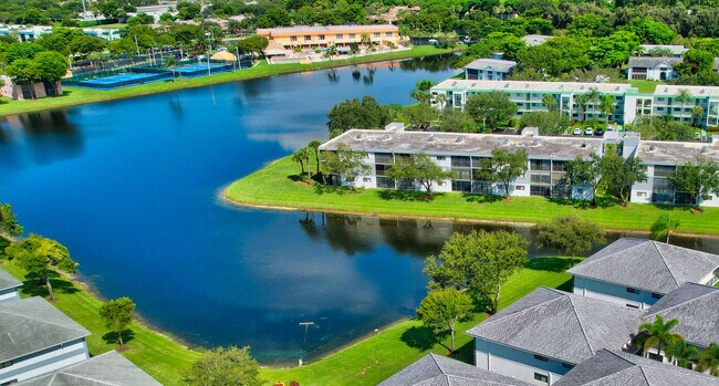 Building Photo - 15378 Lakes of Delray Blvd