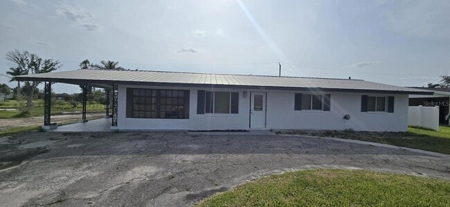 Primary Photo - 3413 Areca St