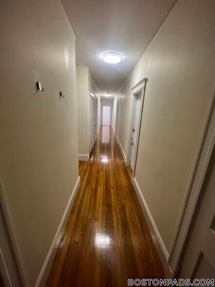 Building Photo - 143 Freeman St