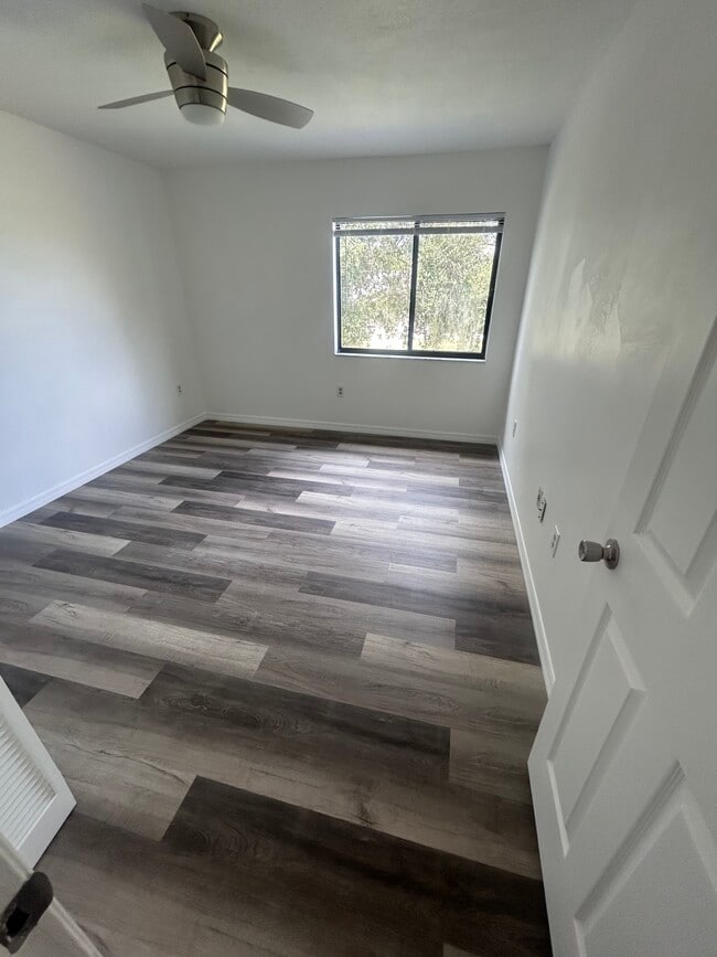 Building Photo - 16 Bogart Pl