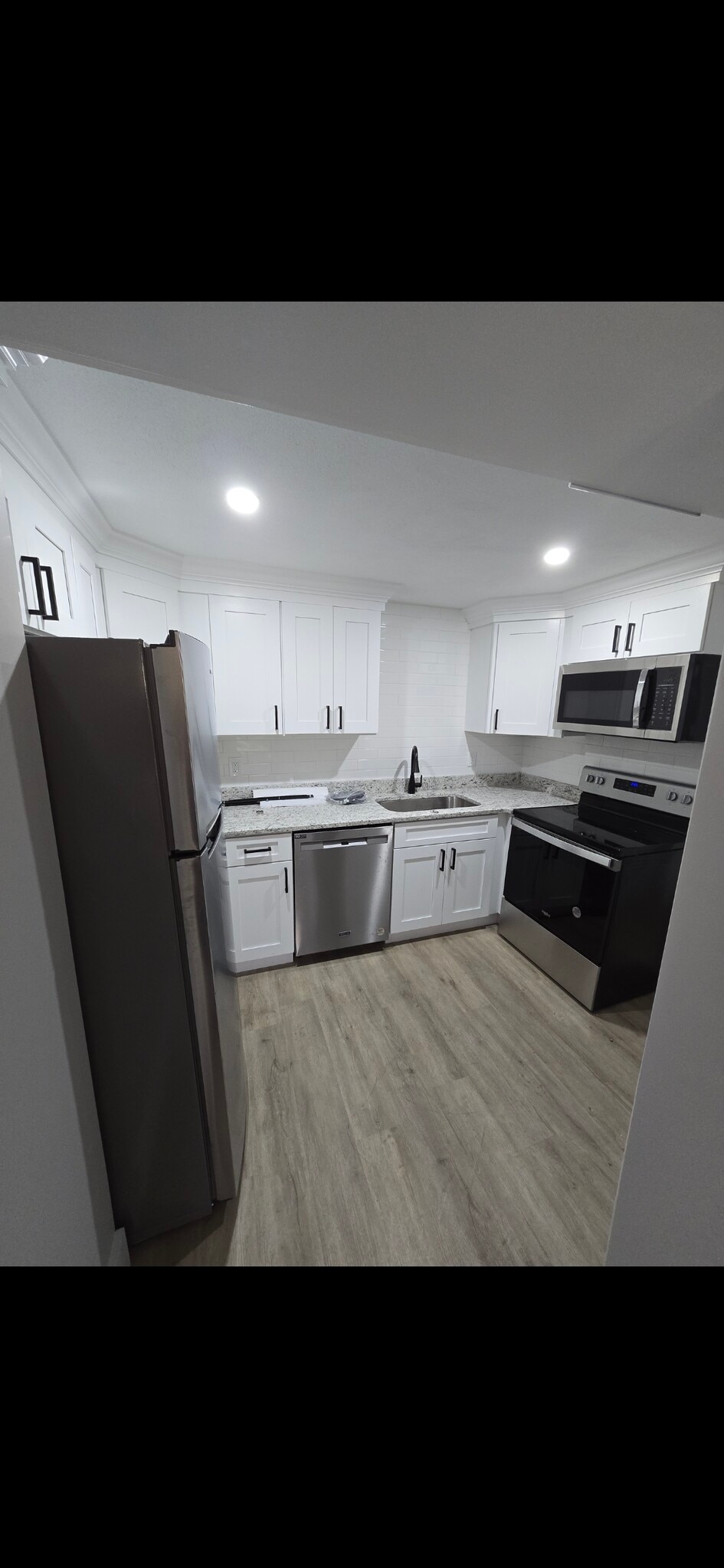 Building Photo - 121 Sweet Ln