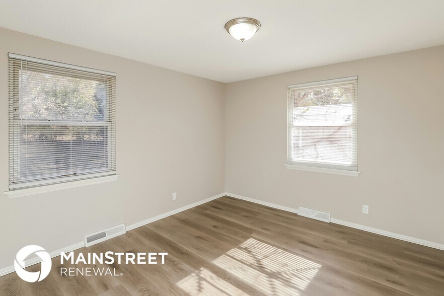 Building Photo - 4259 NE Kelsey Rd