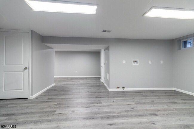 Building Photo - 205 Gordon Ave