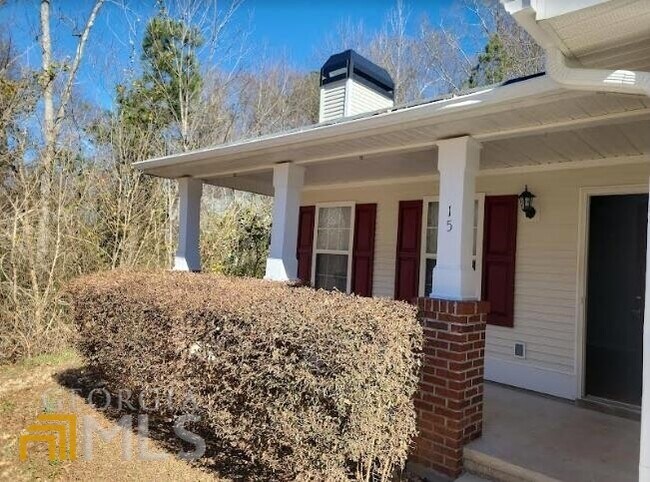 Building Photo - 15 Forest Ln