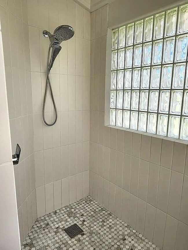 Building Photo - Charming Home Next To Sunbrook Golf Club!