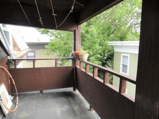 Building Photo - 358 Broadway