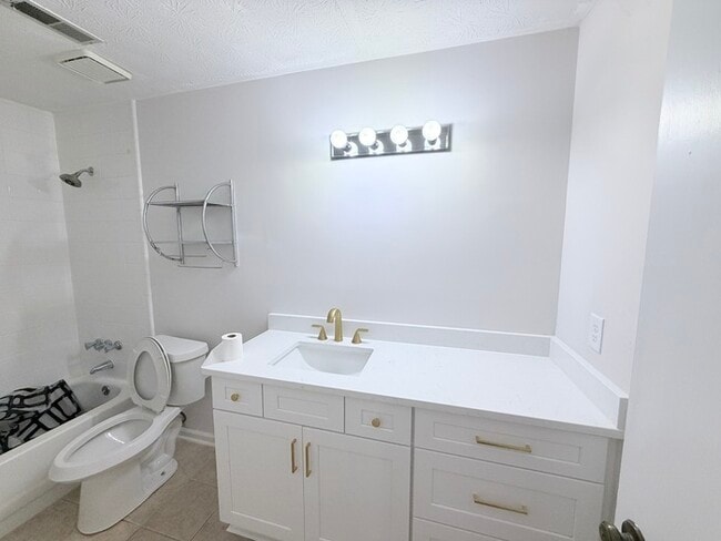 Building Photo - 2276 Turtle Landing