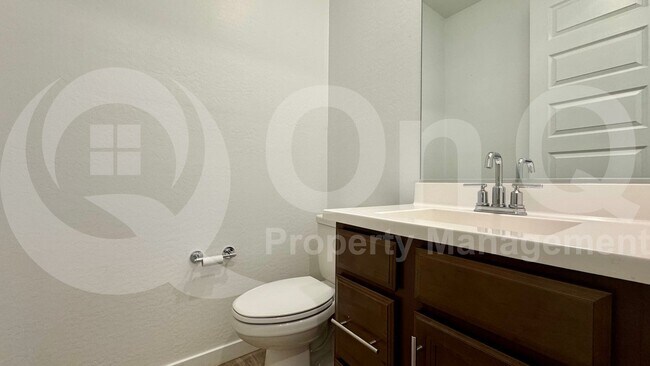 Building Photo - 1068 E Sabino Dr