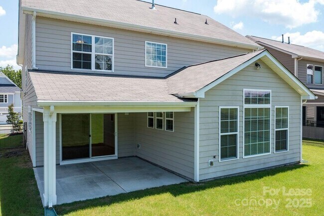 Building Photo - 6607 Wildbrook Dr
