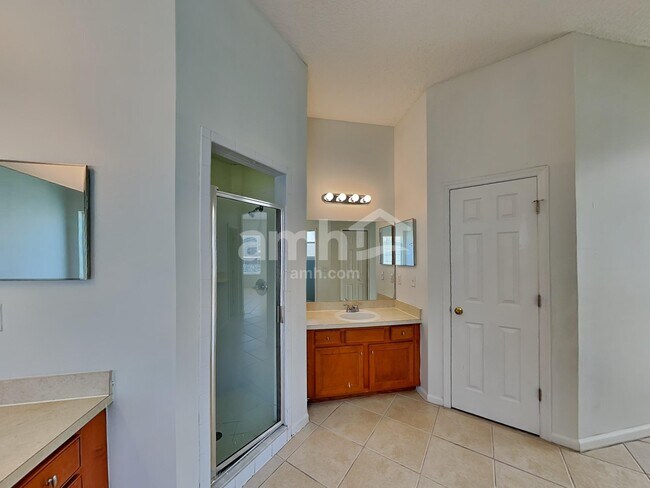 Building Photo - 9140 Prosperity Lake Dr