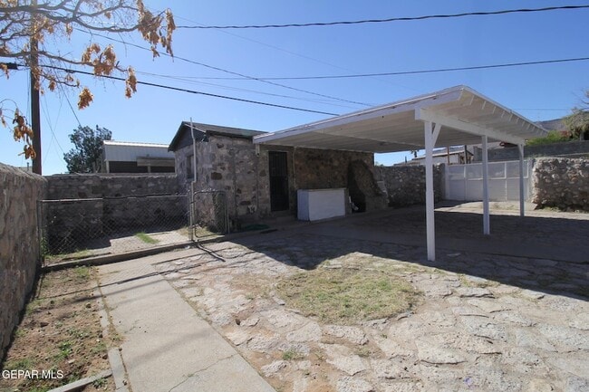 Building Photo - 3200 Richmond Ave