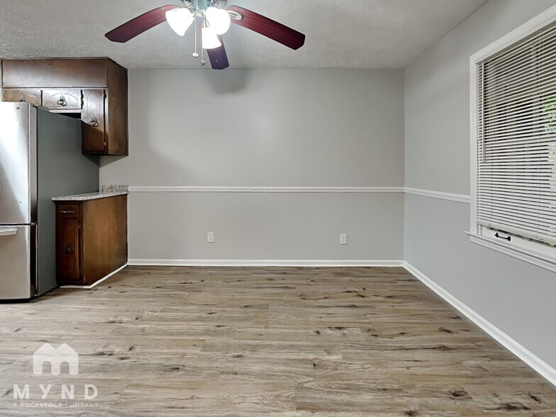 Building Photo - 35 Paris Ct