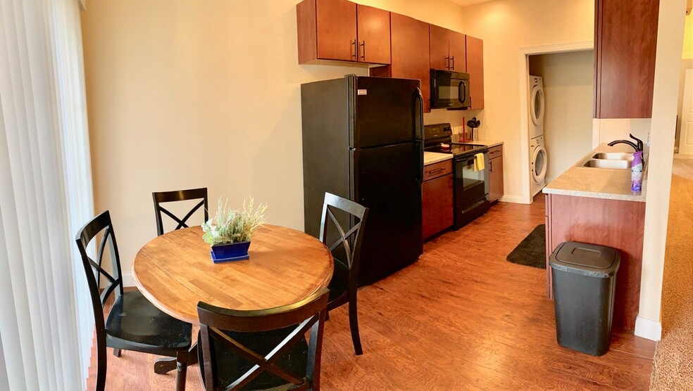 Building Photo - 404 Treyson Ln