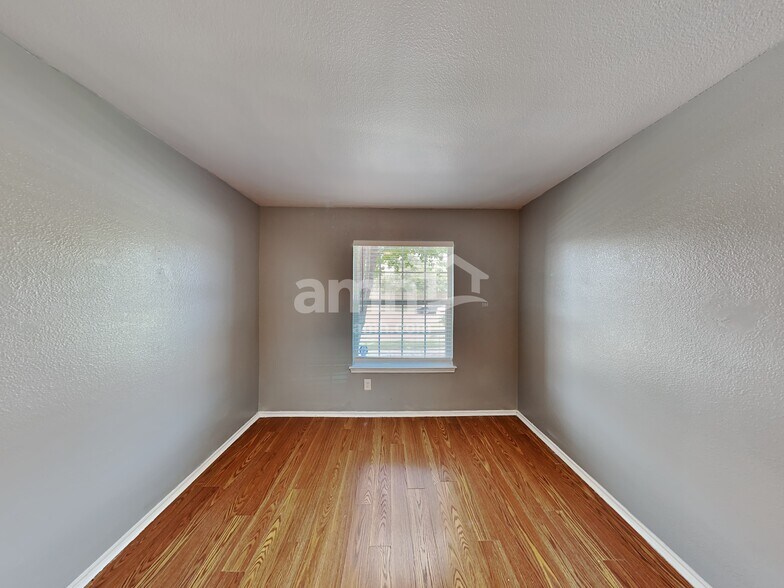 Building Photo - 8321 Brigalow St