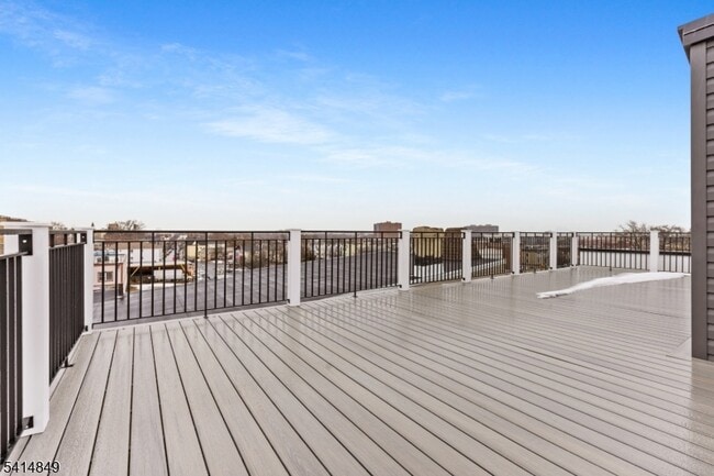 Building Photo - 37 S 7th St