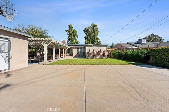 Building Photo - 855 N 3rd Ave