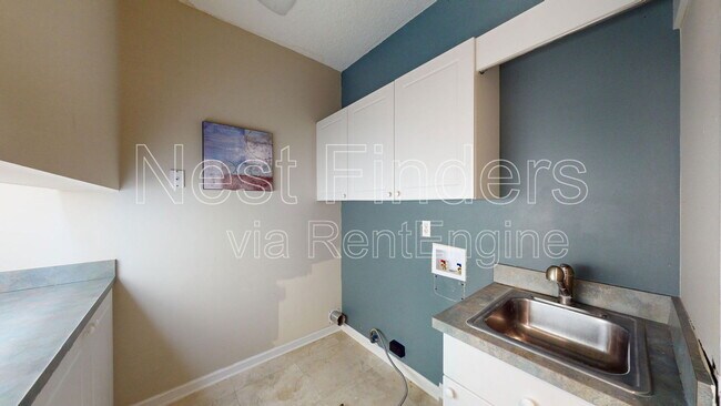 Building Photo - 1334 Charter Ct